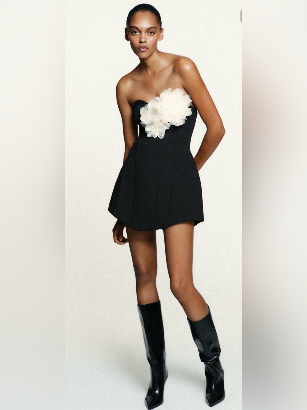 NWT. Zara Black Short Dress with Flowers. Size L.